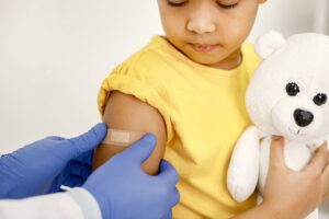 Vaksin wajib anak 12-24 bulan