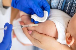 Vaksin wajib anak 6--12 bulan