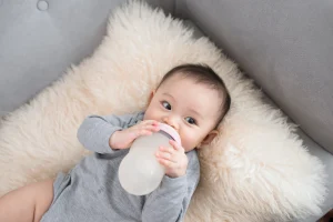 cara membersihkan lidah bayi