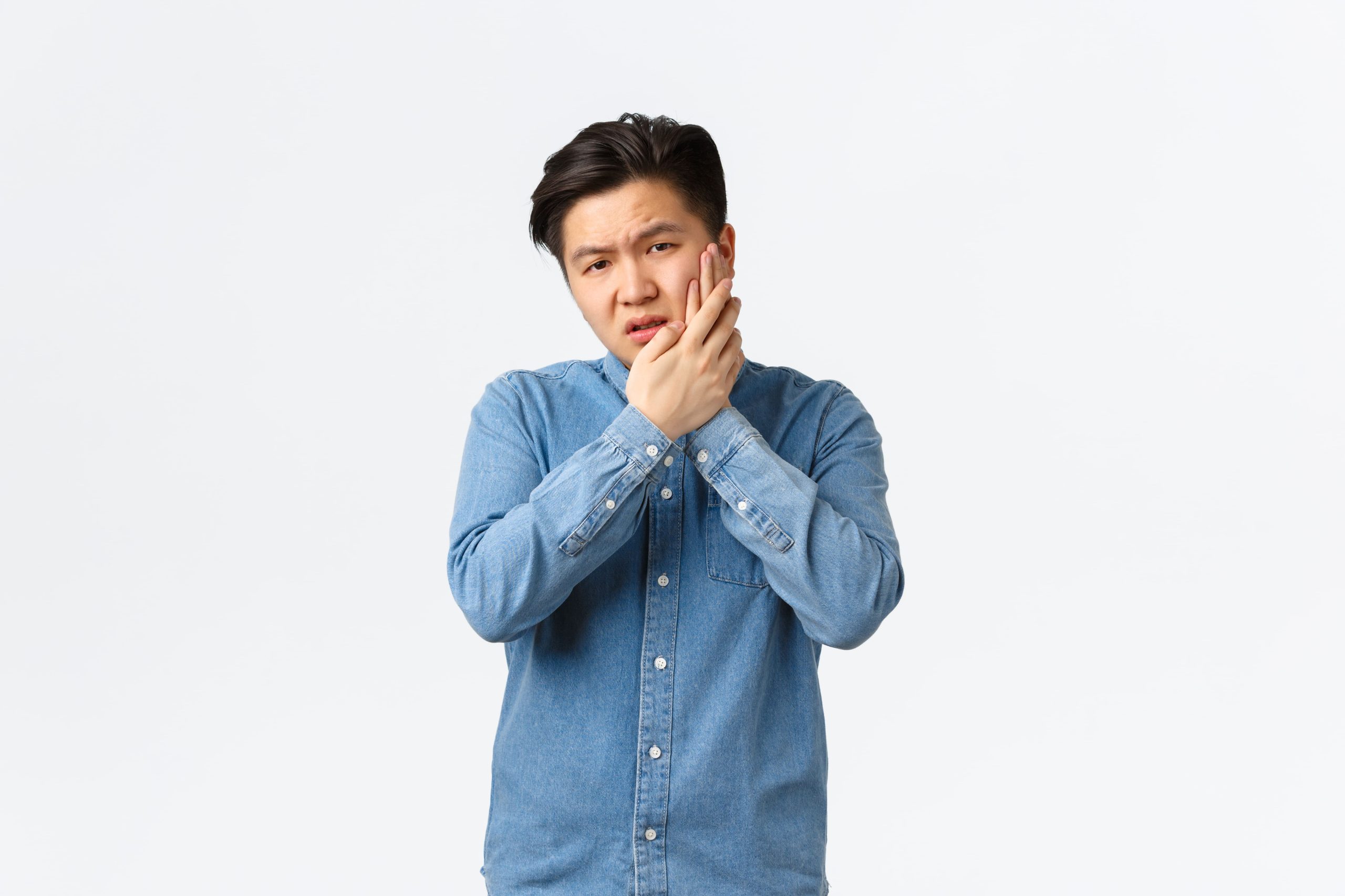 Penyebab gigi sensitif